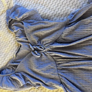 Blus  - Söt blus från lager 157. Köpt för 200kr, använd några få gånger 