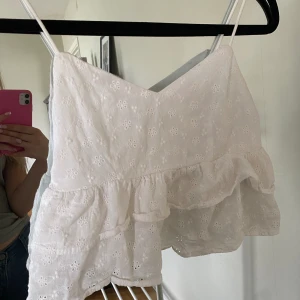 Linneblus  - Vit linneblus jättefin nu i sommar 