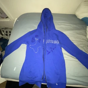 Rhinestone zip - Snygg Rhinestone zip i storlek s passar och xs