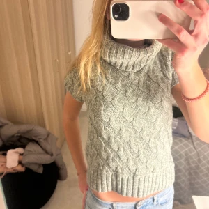 Polo tröja - Säljer denna as najs polo tröja som även är så skön!!