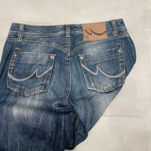 LTB jeans - Lågmidjade och raka jeans 
