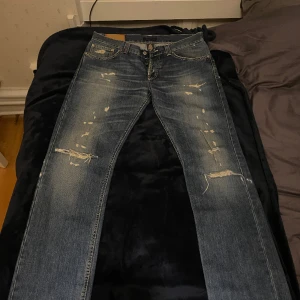 Limited edition dondup  - Säljer nu ett par limited edition dondup jeans, modellen Music aldrig använda 10/10 skick // hör av dig vid övriga frågor eller intresse 