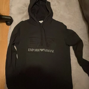 Emporio Armani Hoodie - Emporio armani huvtröja mycket bra skick strl 170-175 