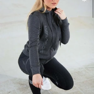 Fodrad maya delorez hoodie - Fodrad maya delorez tröja, jätteskön och snygg, St xxs men passar xs 