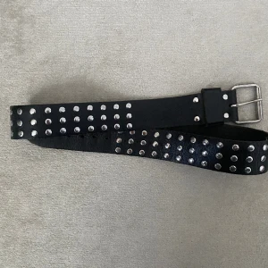 Skärp - Säljer detta supersnygga skärp då det är för stort för mig! Köpt på Sellpy för 299kr! Endast testad 💕