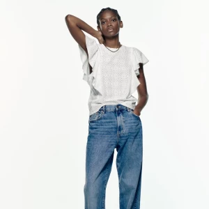 Topp från Zara - Jättesöt topp från Zara. Aldrig använd, men lappen är bortttagen - alltså nyskick💞