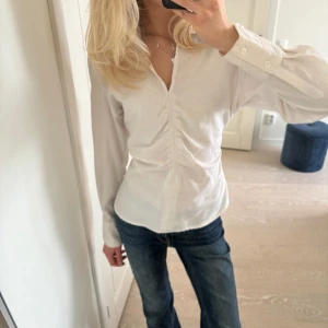 Skjorta - Superfin figursydd skjorta❤️ sparsamt använd 