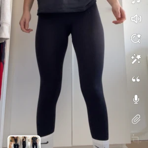 Relode prime scrunch tights - Säljer eftersom jag har två par. Använda två gånger ungf så bra skick. Säljer även ett par likadana fast utan scrunch.