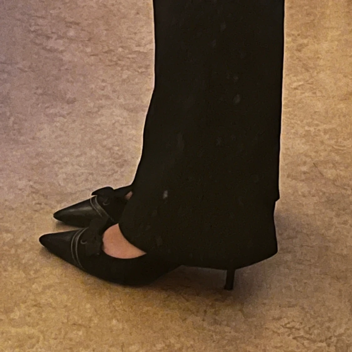 Kitten-heels klackar med rosett - 91