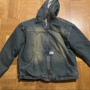 Denim vinterjacka  - Aldrig använt 