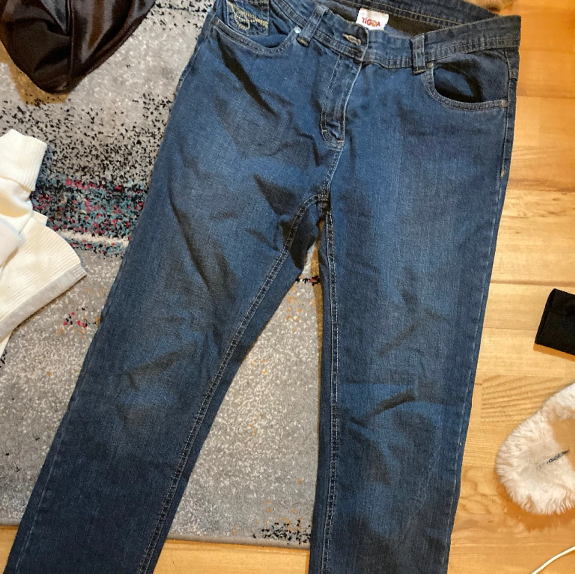 Mörka jeans