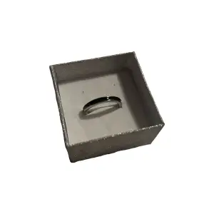 Säljer denna superfina ring nu för att jag aldrig använder ❤️ Den är aldrig anväd och är i toppskick!❤️