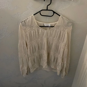 Blus från Vila - Fin blus i mycket bra skick, endast andvänd få gånger