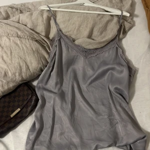 Nattlinne - Fint nattline från Kappahl! Trl Xl, men även perfekt som oversize💞