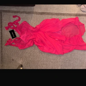 PLT dress med slit - jättefin, rare color, aldrig använd. Storlek L 