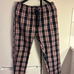 Pyjamasbyxor  - Super fina oanvända pyjamasbyxor ifrån ellos 