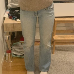 Only Jeans - Bra skick fick av en kompis som inte kunde ha dem men dem har inte kommit till användning och där av säljer jag dem.  Pris kan diskuteras 