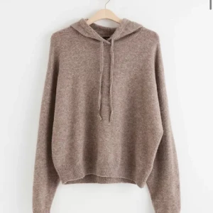 Stickad tröja Lindex - Stickad mjuk hoddie ifrån Lindex, första  bild tagen därifrån😀