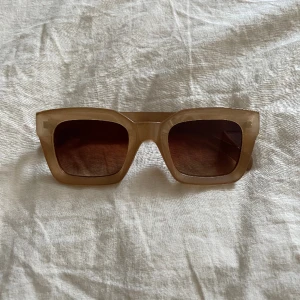 Glasögon - Chimi-liknande glasögon från Glitter som är väldigt sparsamt använda 😎