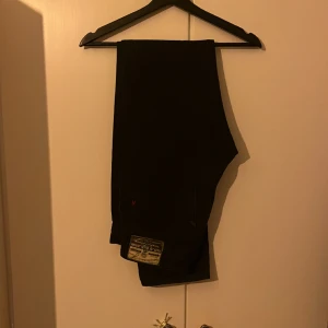 Replay jeans  - Hej, säljer dessa Replay jeans i väldigt bra skick. Byxorna är väl använda och har inga defekter. För fler frågor och funderingar kom priv! Ny pris ligger på 1100😀