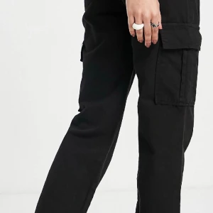 Cargo Pants - Hej! Säljer även mina Cargo byxor i storlek 38 helt oanvända. Nypris för byxorna ligger på 500kr, är du intresserad hör av dig 💕