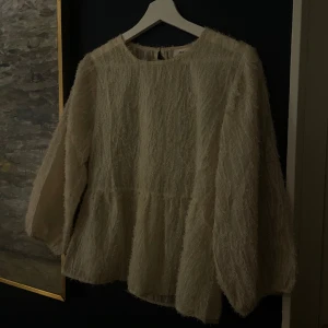 Söt topp - Söt topp från Nelly!💕 köparen står för frakten