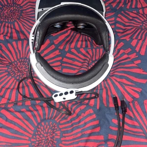 VR headset  - Funkar bra , bara att jag inte använder det längre