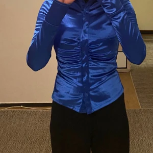 Tröja - En fin skjorta som är helt oanvänd.