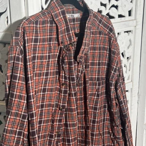 Rutig oversized skjorta - En rutig skjorta som är snyggt oversized!