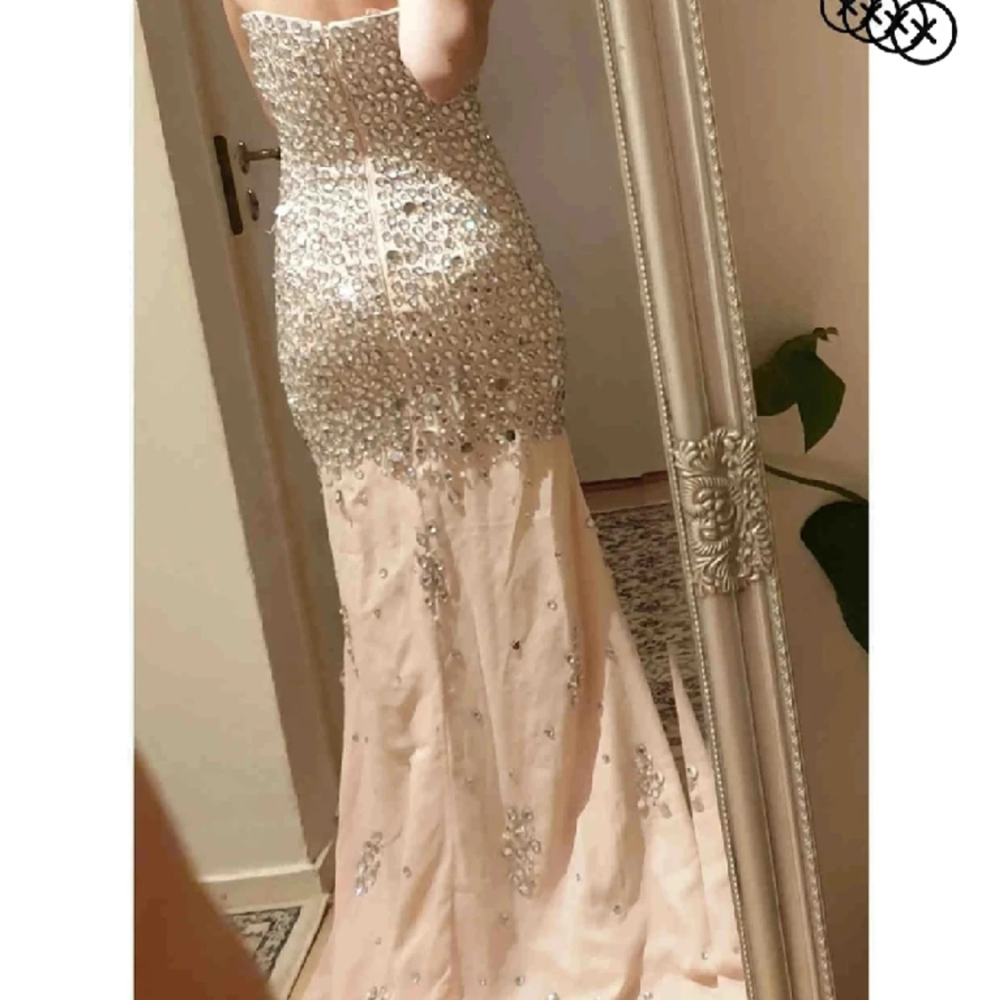 Jiovani inspirerad klänning  - 1