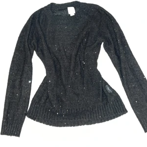 paljett tröja - super söt stickad paljett tröja i fint skick💕