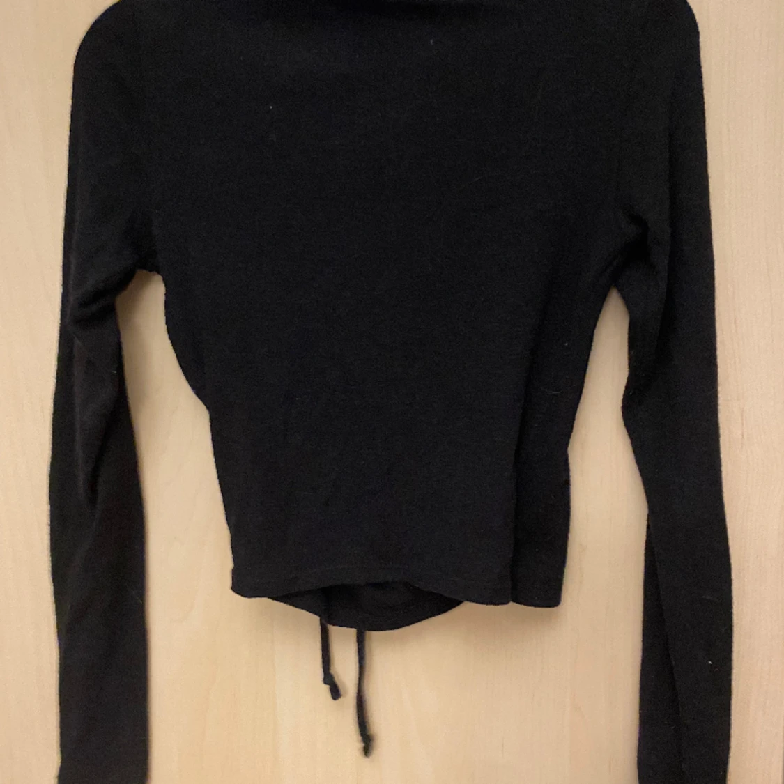 svart kofta/tröja med knytning - 90