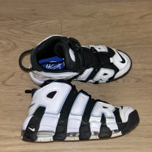 AIR MORE UPTEMPO ’96  - Höga sneakers. Storlek 37,5. Använda ett fåtal gånger. Ny pris 2045 kr. 