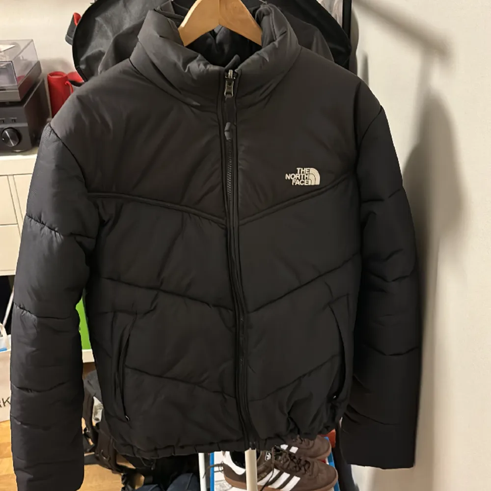 Puffer jacket, The North Face. Storlek M. Använd men i nytt skick - inga flaws!. Jackor.