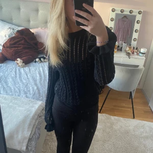 Ihålig stickad tröja ifrån Carin Western❤️ - Säljer denna super snygga tröja då den ej kommer till användning❤️