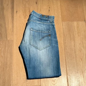 Dondup - Säljer mina dondups som är bra skick utan skador!