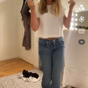 Fin tröja - Snygg tröja med fina detaljer vid axlarna !❣️ 