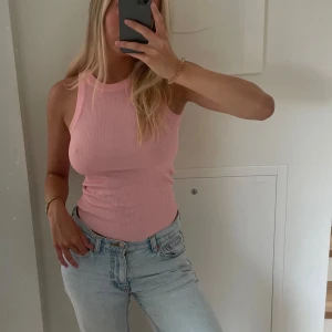 Linne - Rosa linne från zara. Säljer för 100kr. Strl S. 