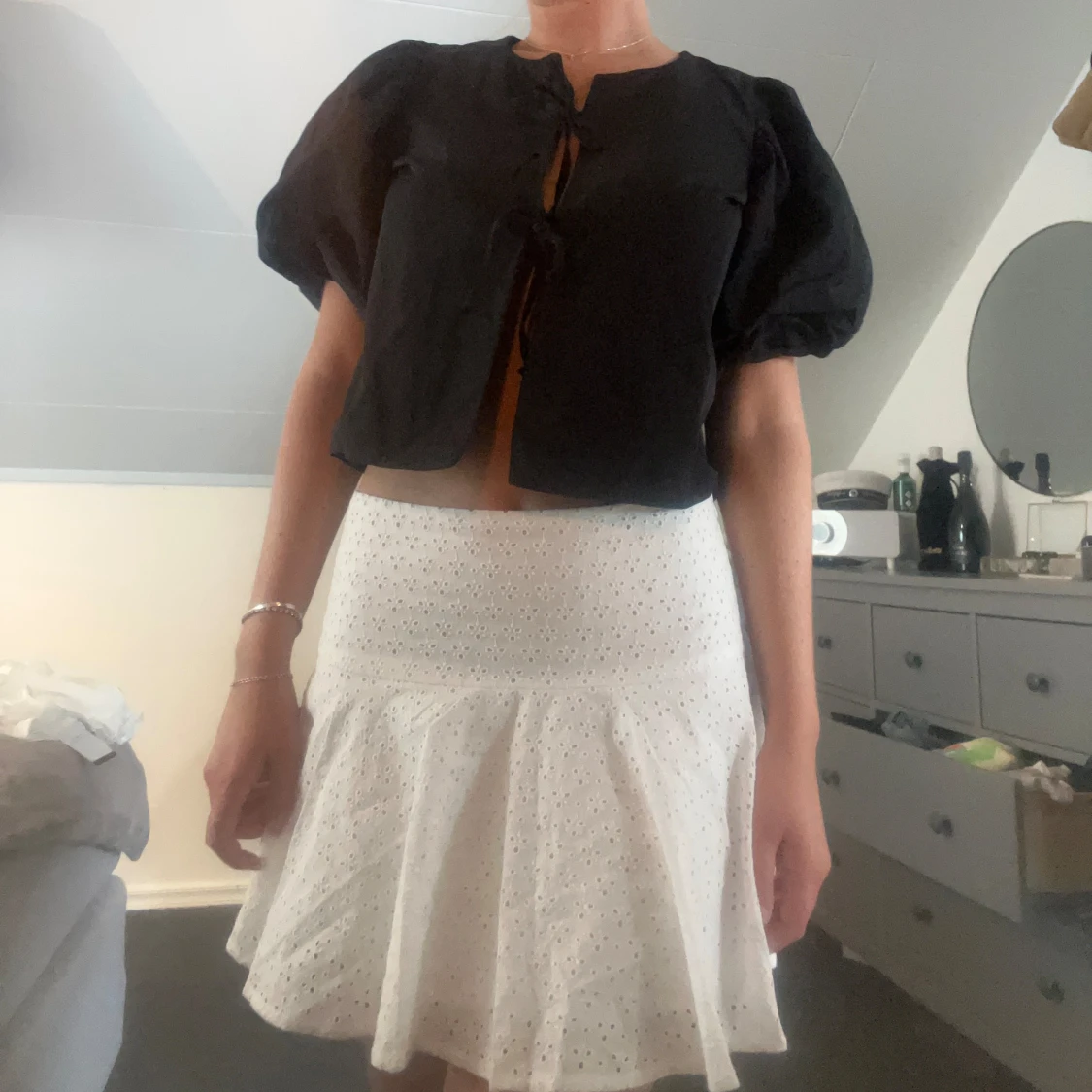 Knytblus med korta puffärmar - 90