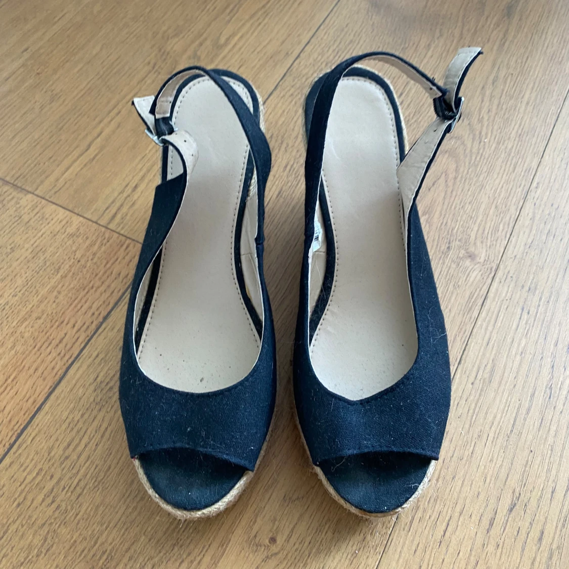 Svarta klackskor - 91