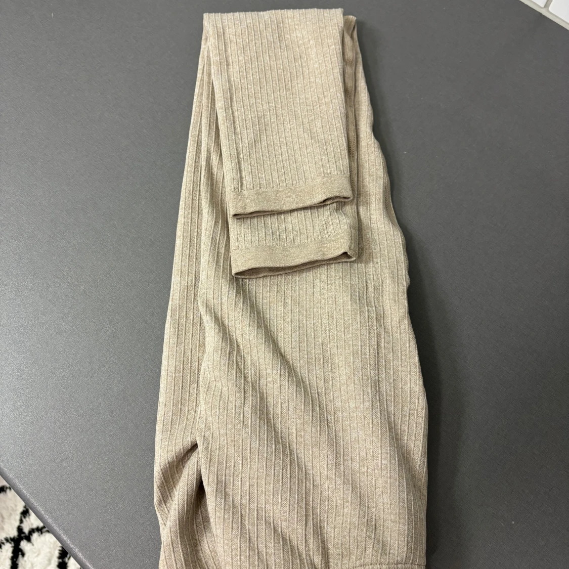 Beige ribbade leggings - 90