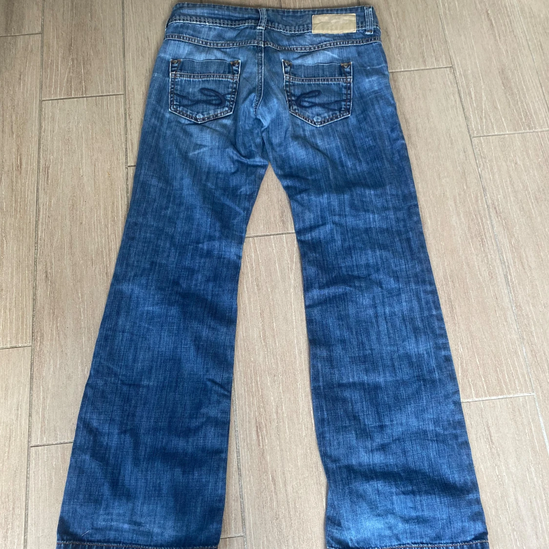 lågmidjade jeans  - 92
