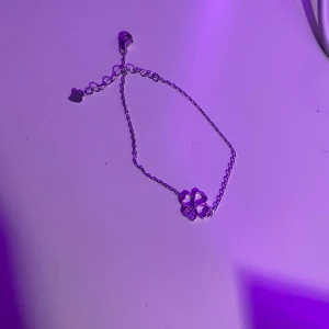 Armband - Köptes från glitter men aldrig använt jättesöt🩷