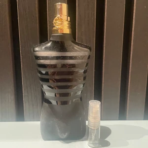 Jean Paul Gaultier le male le parfume - Detta är en parfym som är väldigt känd blad alla. En väldigt söt samt lite kryddig doft. En riktigt bra vinter parfym.