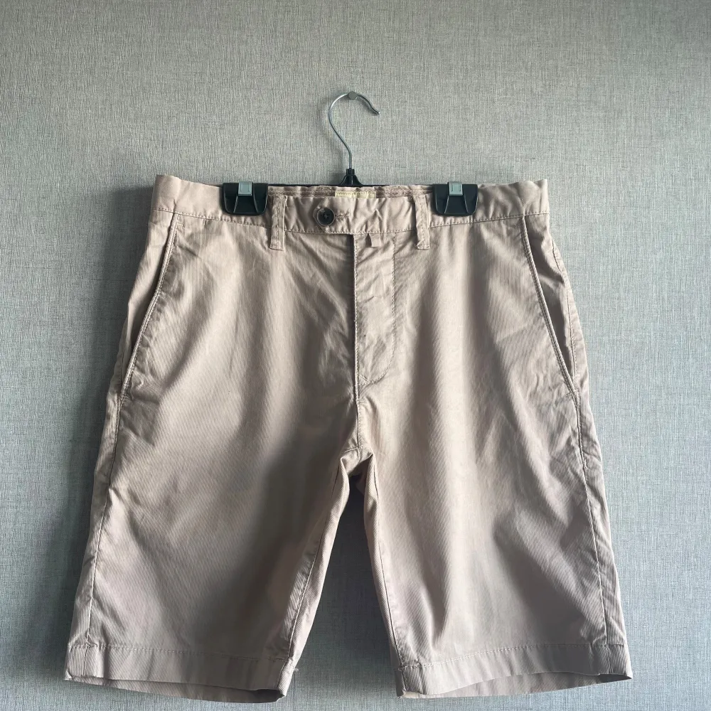 Shorts från märket bowery köpta på brothers för 3 år sedan, aldrig använda. Slim fit och storlek 28’. Shorts.