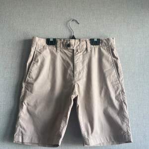 Shorts från märket bowery köpta på brothers för 3 år sedan, aldrig använda. Slim fit och storlek 28’