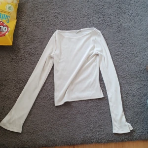 Vit tjöra - Väldigt fin. 