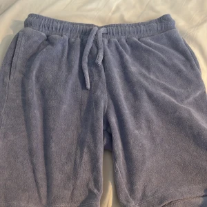 Froté shorts - Säljer mina Froté shorts som aldrig kommer till användning. Dessa är väldigt sköna. Hör av er om ni har minsta fundering