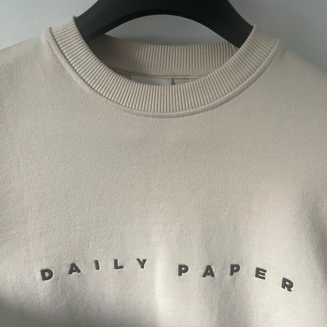 Beige tröja från Daily Paper - 91
