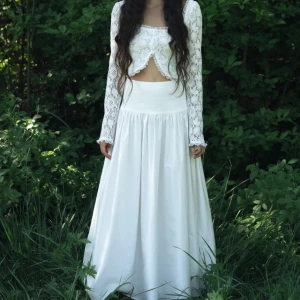 ARAKII Tulip skirt  - Helt ny kjol från Arakiis nya kollektion. Endast testad. Originalpris 2200kr